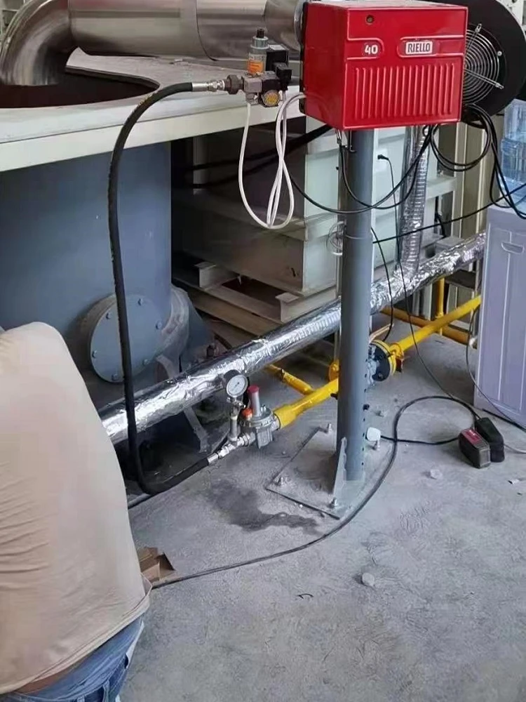 Spalovací horkovzdušný ventilátor